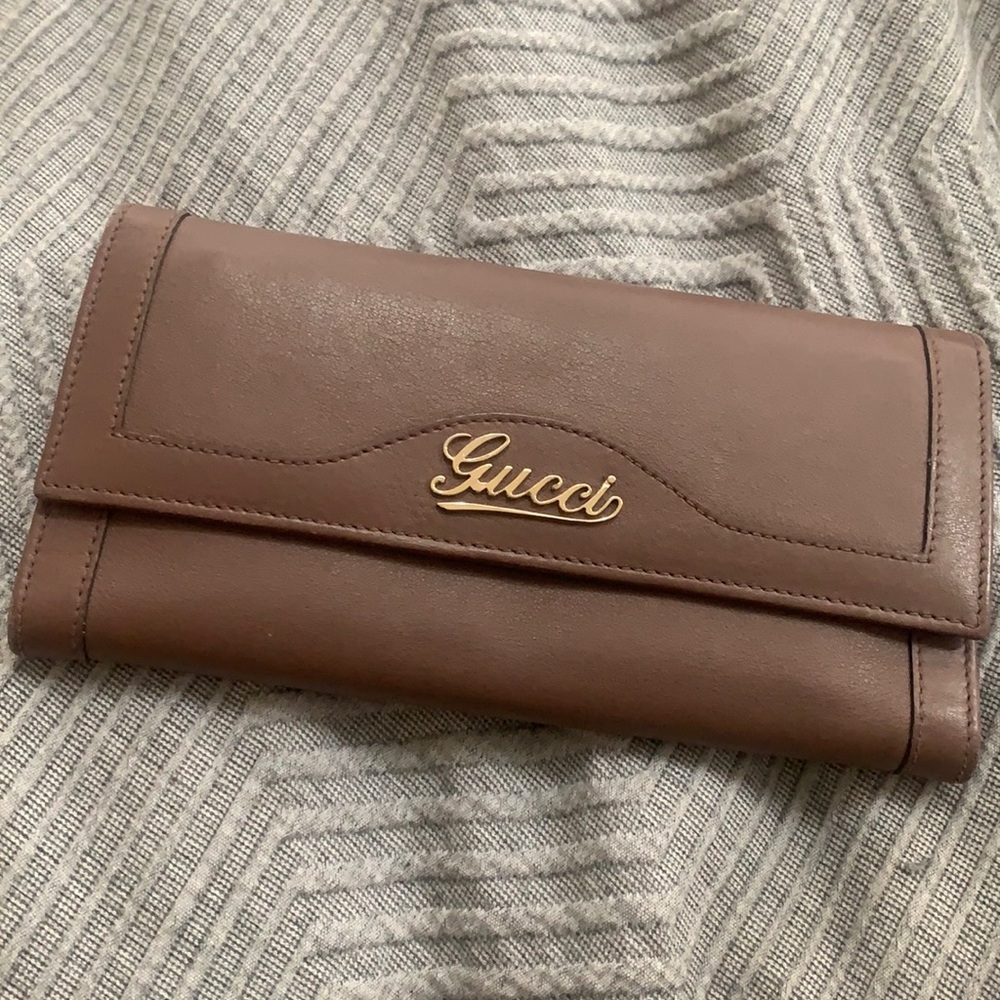 Gucci continental wallet